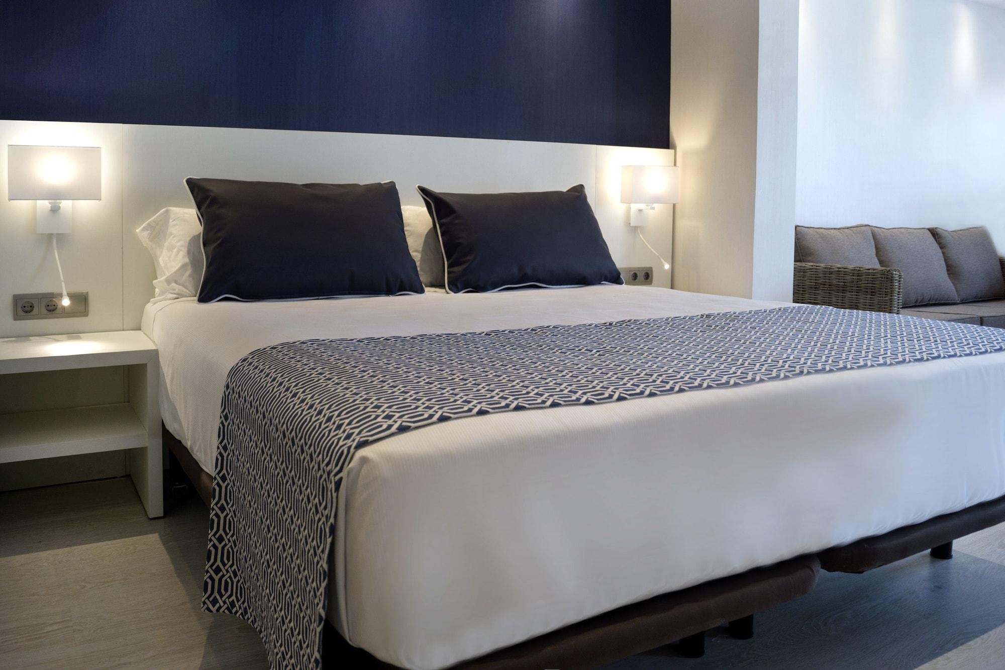 Catalonia Del Mar - Adults Only Hotel Кала Бона Екстериор снимка