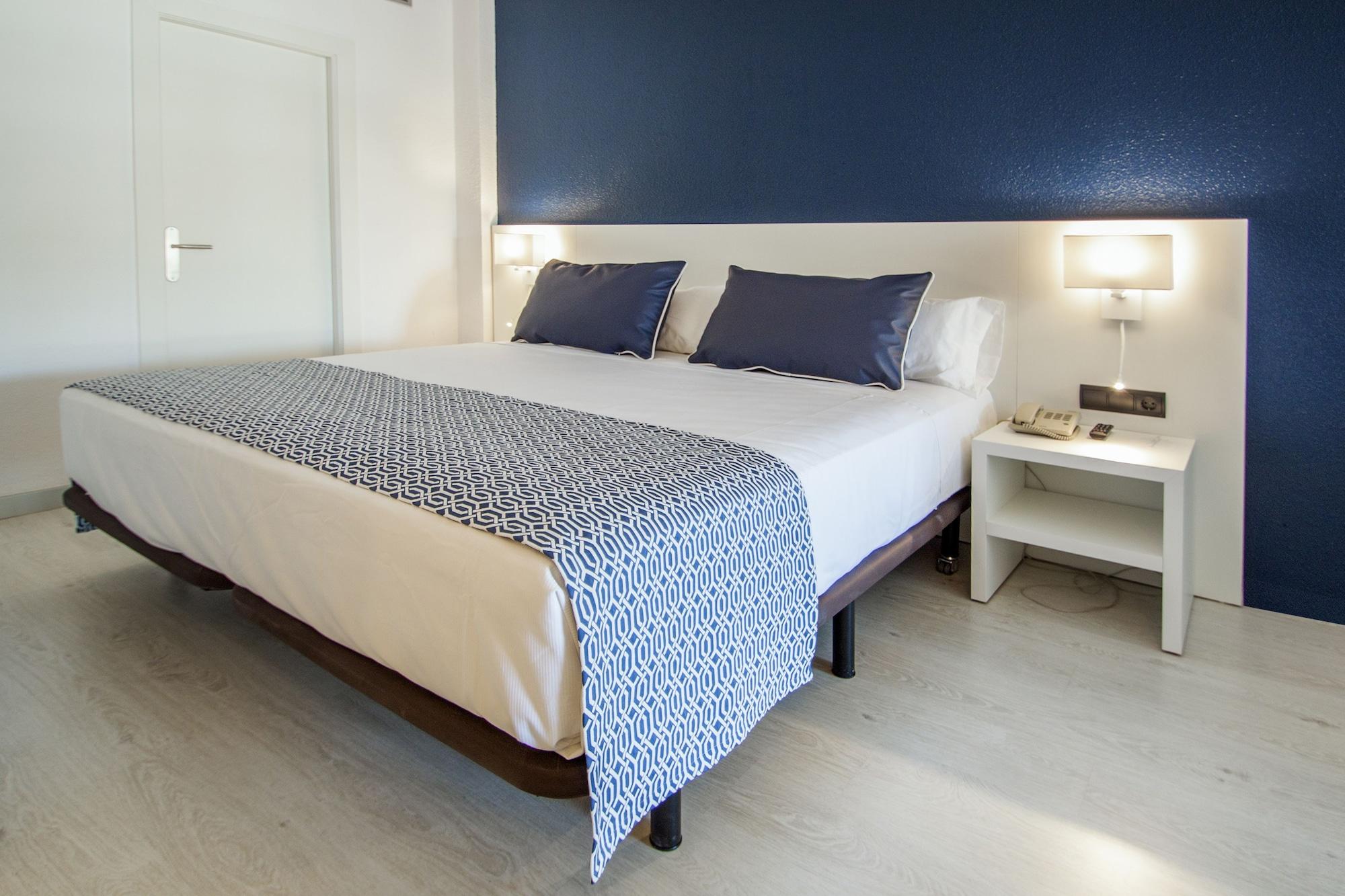 Catalonia Del Mar - Adults Only Hotel Кала Бона Екстериор снимка
