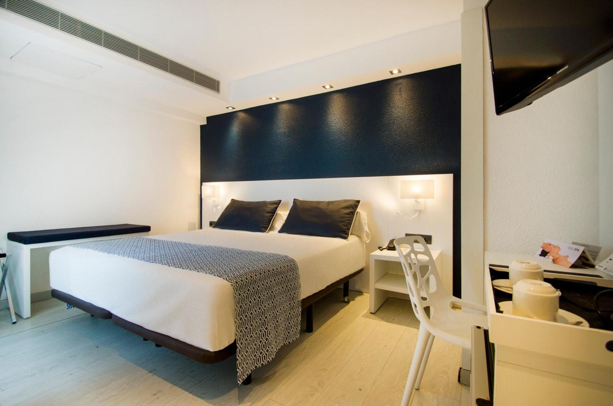 Catalonia Del Mar - Adults Only Hotel Кала Бона Стая снимка