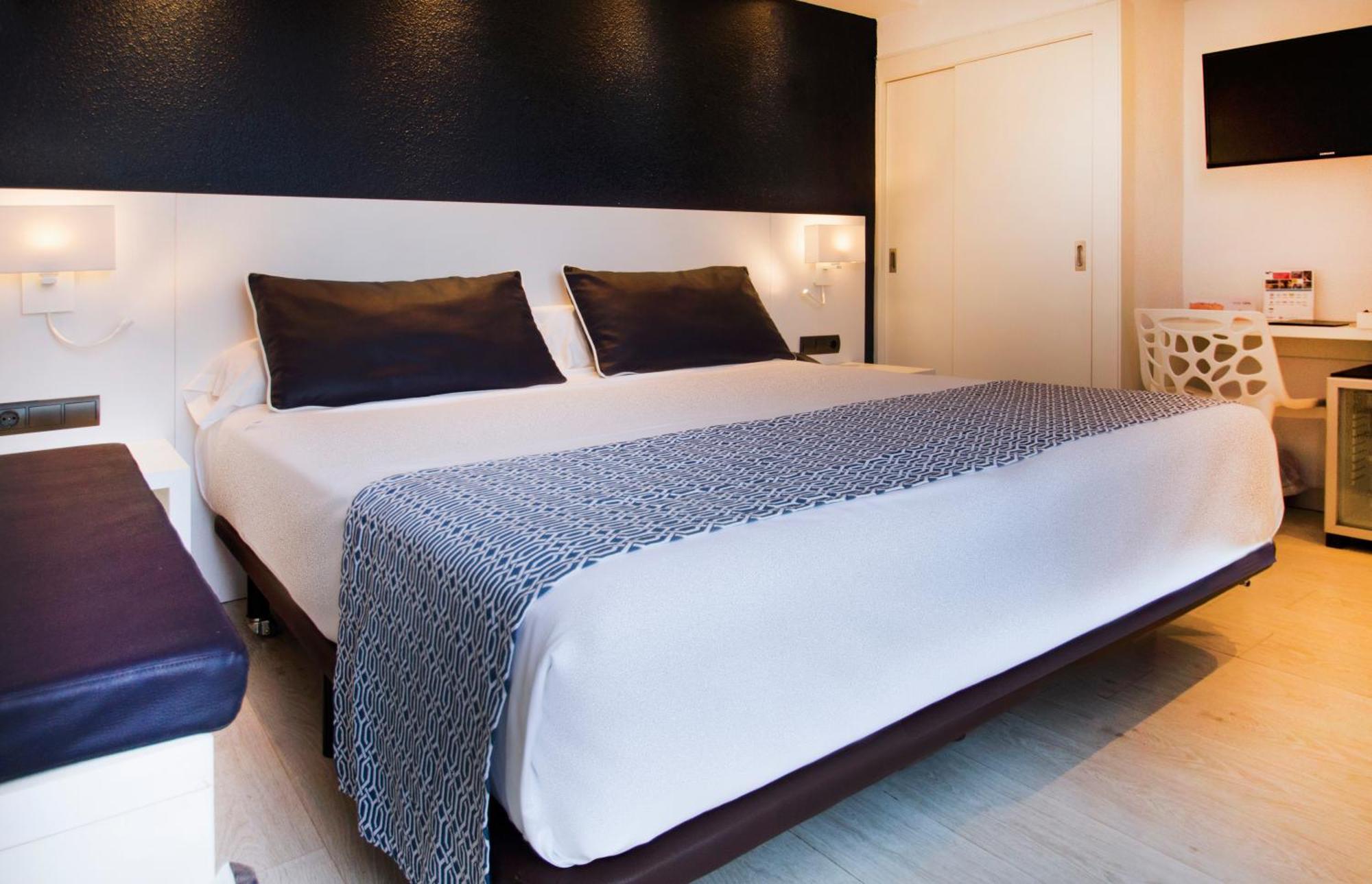 Catalonia Del Mar - Adults Only Hotel Кала Бона Стая снимка