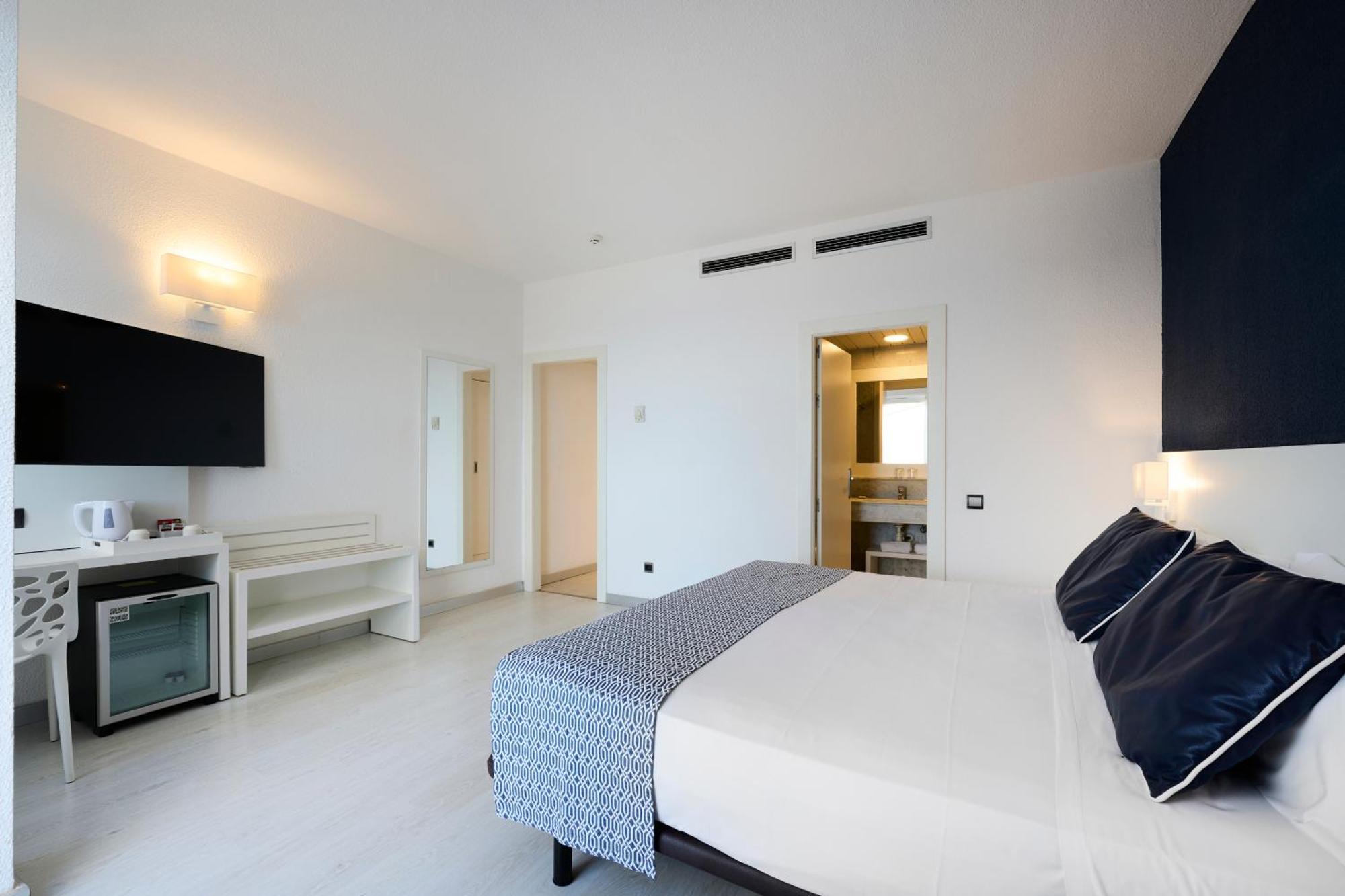 Catalonia Del Mar - Adults Only Hotel Кала Бона Стая снимка