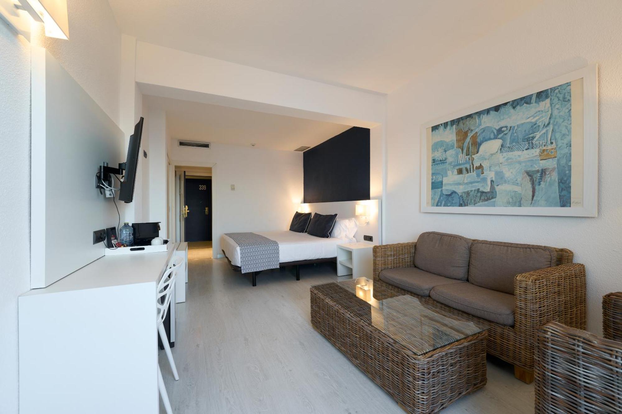 Catalonia Del Mar - Adults Only Hotel Кала Бона Стая снимка