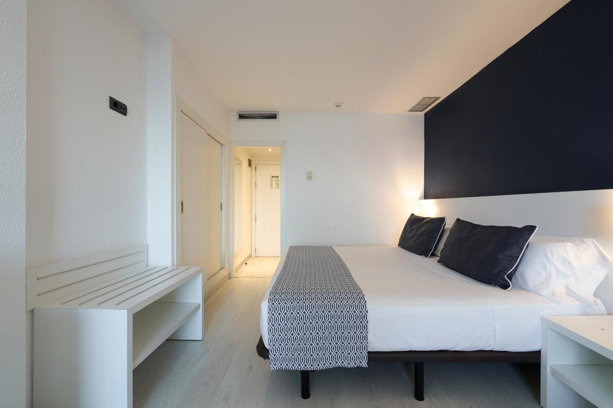 Catalonia Del Mar - Adults Only Hotel Кала Бона Стая снимка